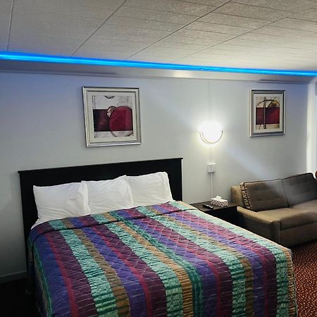 Lively Inn And Suites - Sudbury Naughton Exterior photo