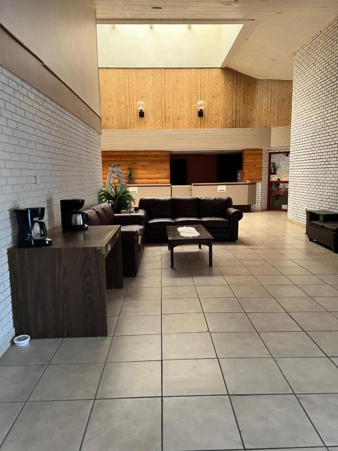 Lively Inn And Suites - Sudbury Naughton Exterior photo