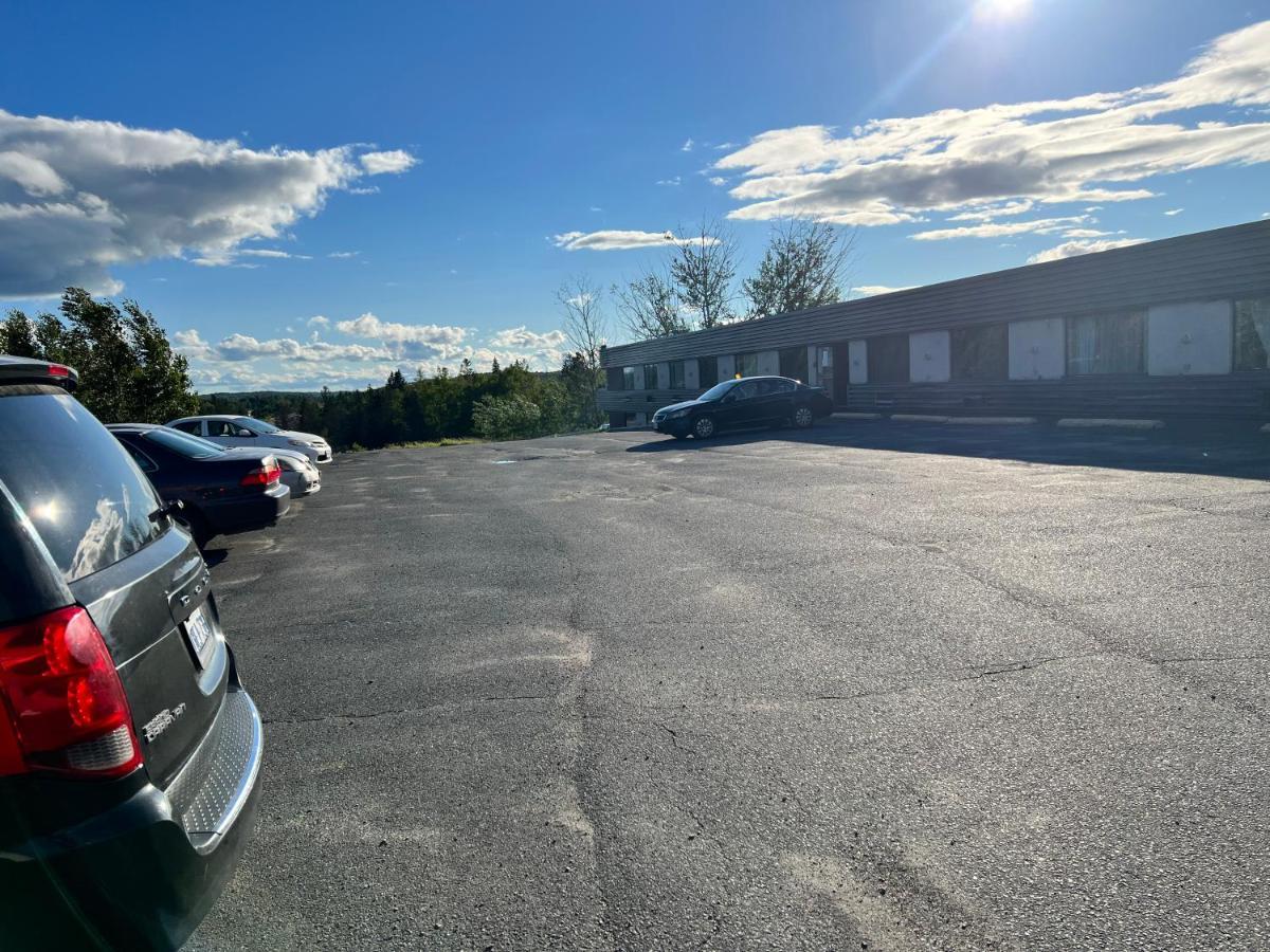 Lively Inn And Suites - Sudbury Naughton Exterior photo