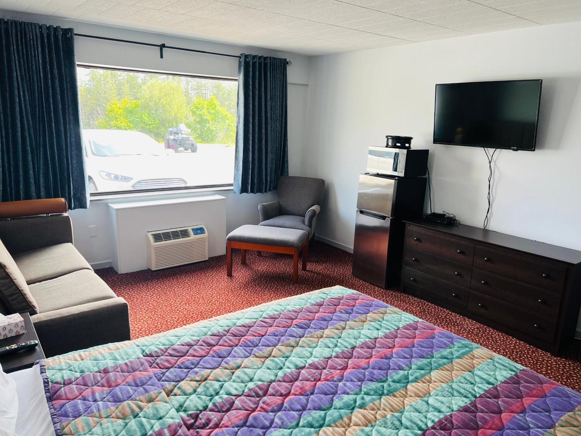 Lively Inn And Suites - Sudbury Naughton Exterior photo
