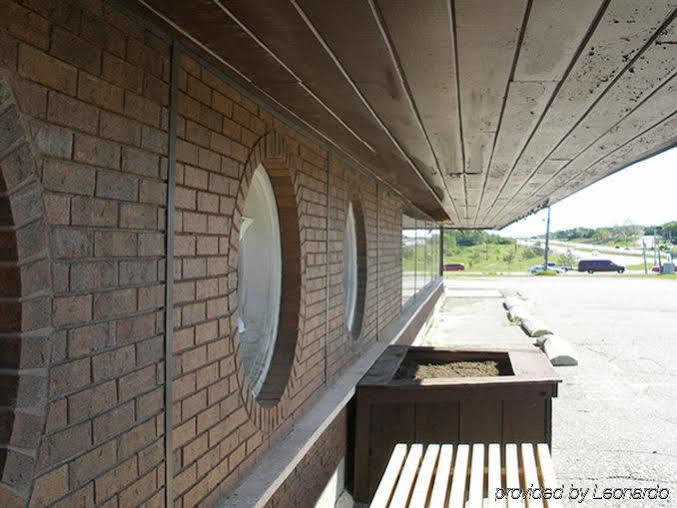Lively Inn And Suites - Sudbury Naughton Exterior photo